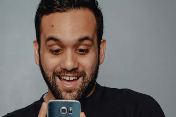 Невероятные факты про мобильные привычки свердловчан