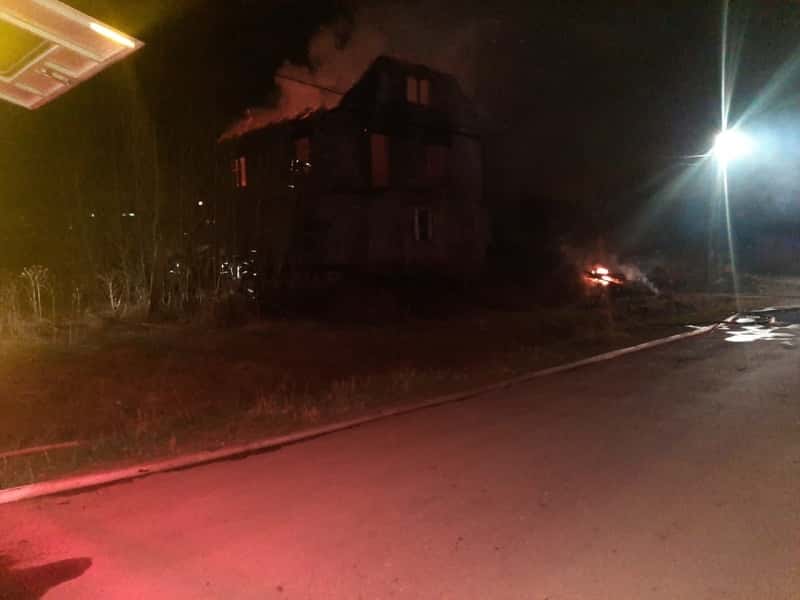 Ночью в Арамиле сгорело строящееся здание