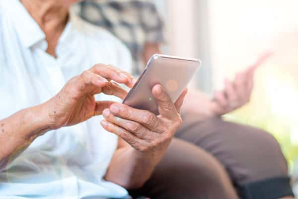 Онлайн-рекорды: бабушки и дедушки региона догнали молодежь в сети