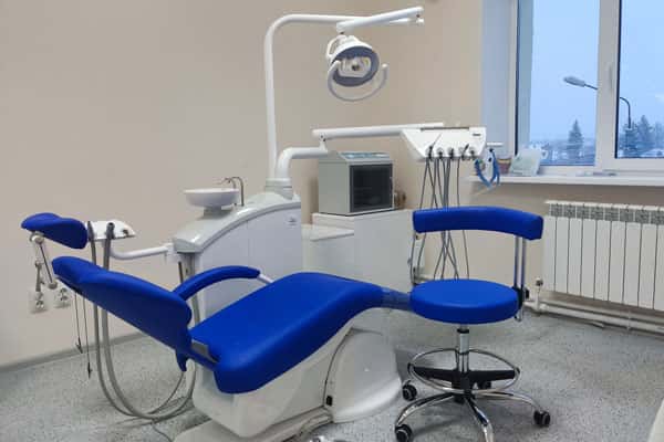 Благотворители подарили Сысертской больнице новую стоматологическую установку!