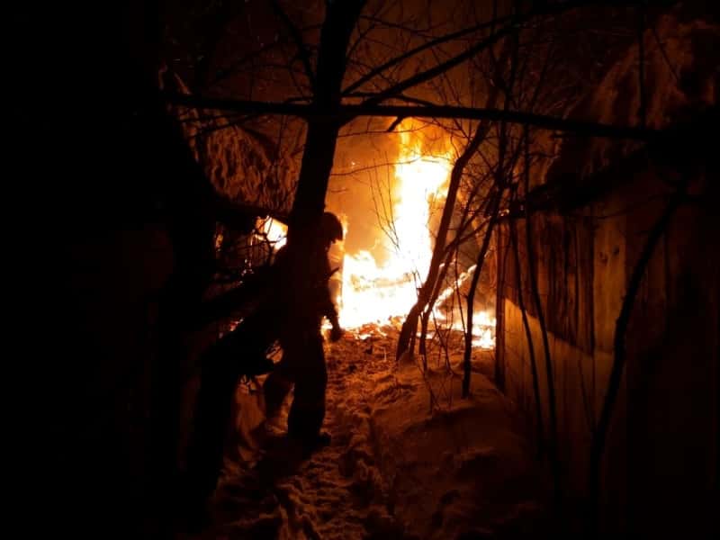 Накануне в Арамиле загорелись вещи в подвале частного жилого дома