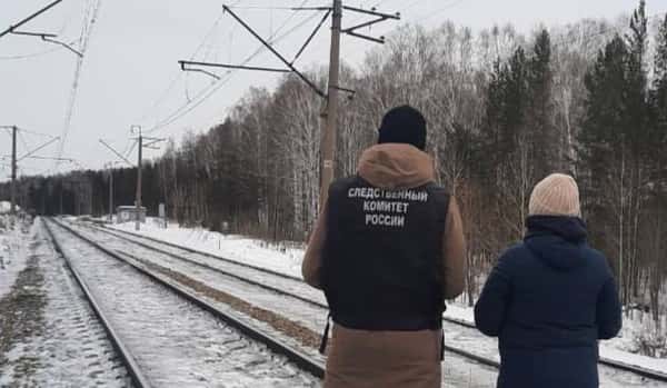 На железнодорожном перегоне под Арамилью погиб мужчина