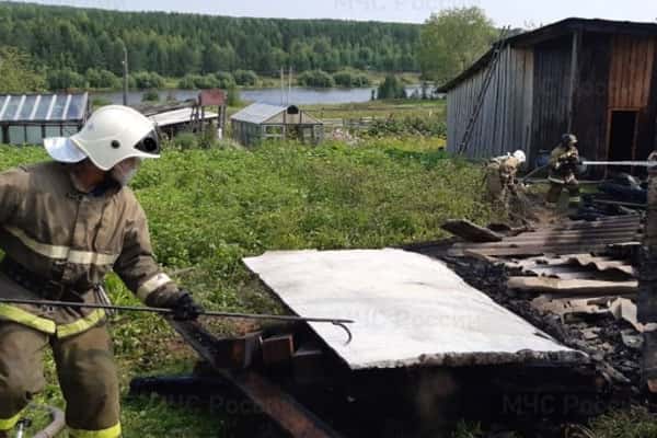 Накануне в селе под Сысертью сгорел жилой дом и баня