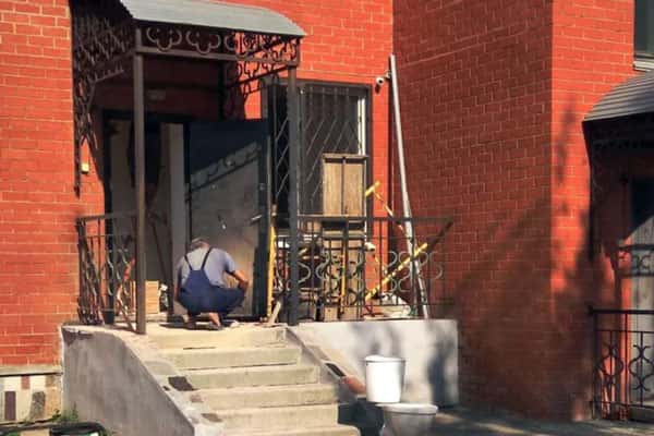 В городской больнице Арамиля продолжается ремонт