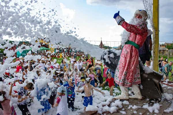 В Арамиле на фестивале пройдет Забег Дед Морозов и Снегурочек
