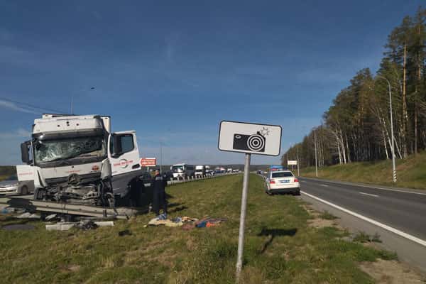 На трассе под Сысертью в ДТП погиб водитель иномарки