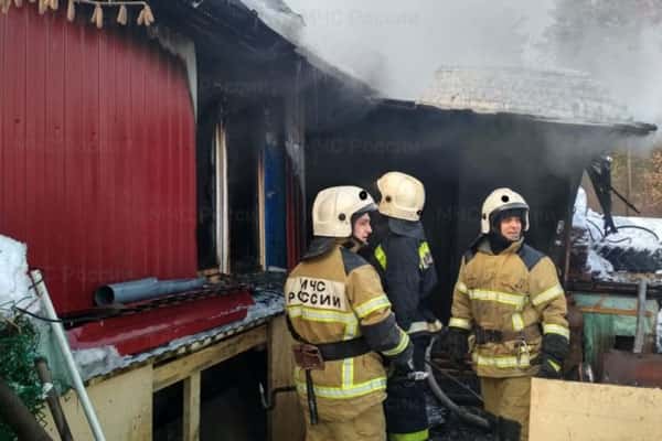 Накануне в Арамиле сгорел частный жилой дом