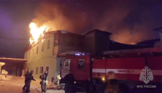 В Арамиле сгорел цех по производству еды компании «Жизньмарт»