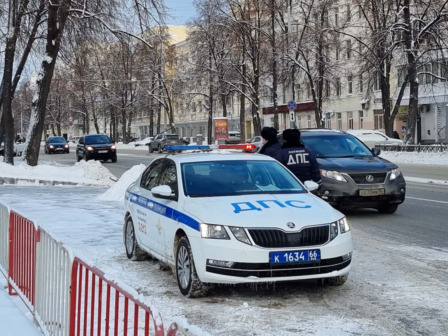 Челябинскому водителю грозит год тюрьмы за взятку в 2 тысячи рублей