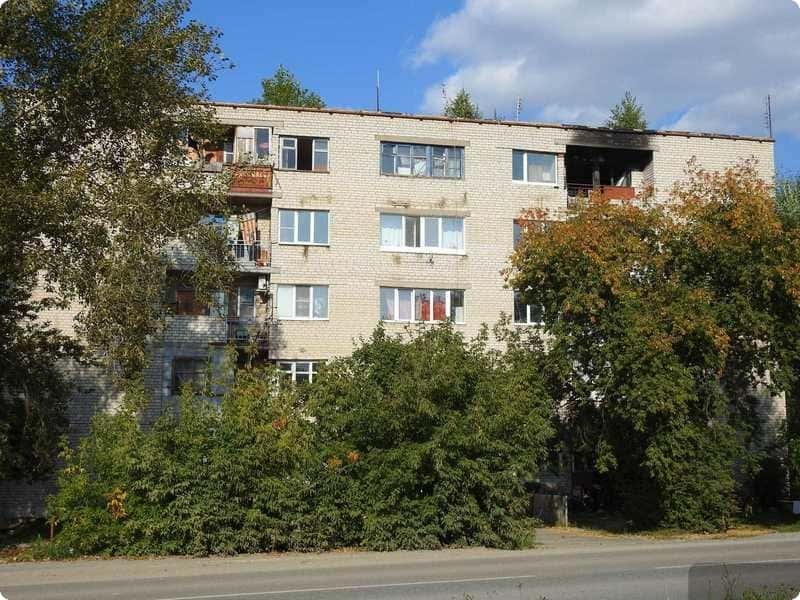 На расселение жильцов сгоревшего общежития в Арамиле выделили более ста миллионов рублей