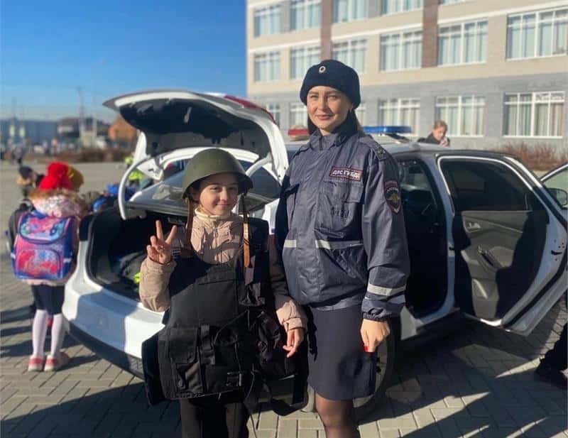 В Арамиле инспекторы ГИБДД провели беседу со школьниками