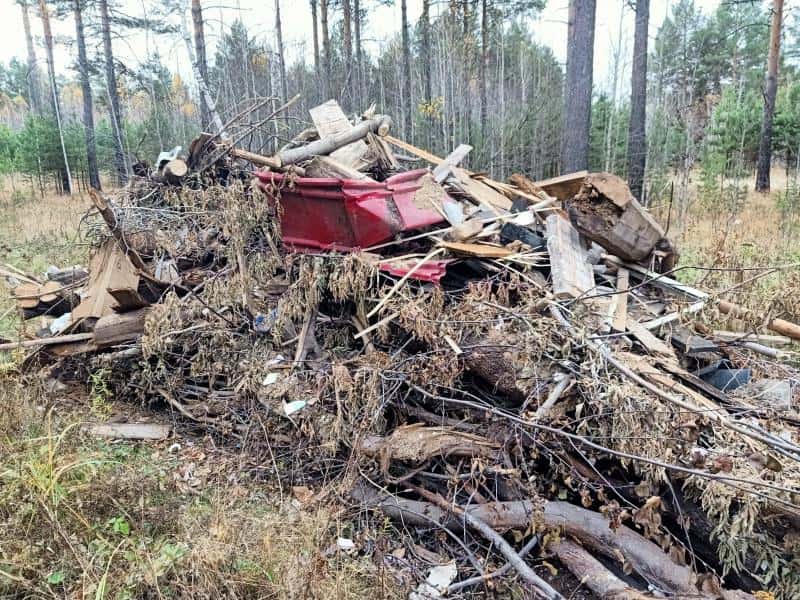 В лесу под Сысертью местный житель нашел семь нелегальных свалок
