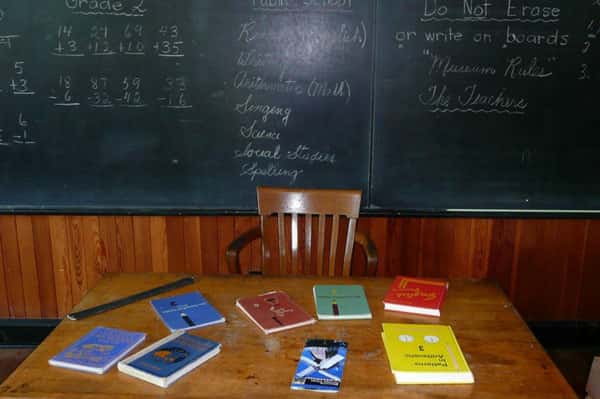 Дети занимаются в подсобных помещениях: школа в Арамиле принимает больше учеников, чем может