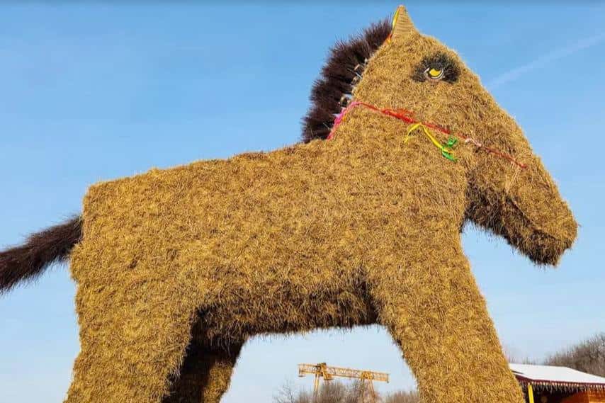 В Арамиле на фестивале «Масленица» сожгут девятиметрового «Солнечного коня»