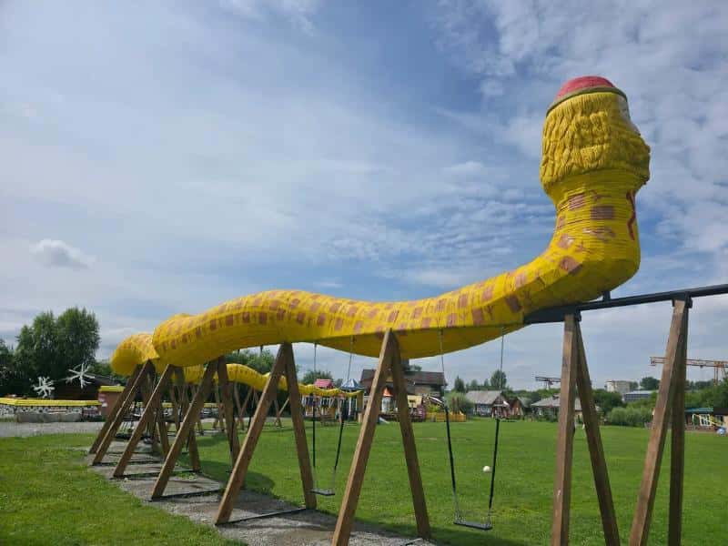 В Арамиле появился 60-метровый светящийся Полоз с древними рунами  