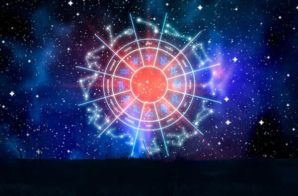 Колесо Фортуны крутится: таронумеролог рассказала, какие испытания ждут все знаки зодиака с 10 по 12 октября