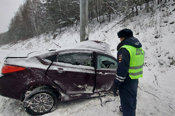 На трассе М-5 "Урал" под Сысертью в ДТП погиб 23-летний водитель иномарки На трассе М-5 "Урал" под Сысертью в ДТП погиб 23-летний водитель иномарки