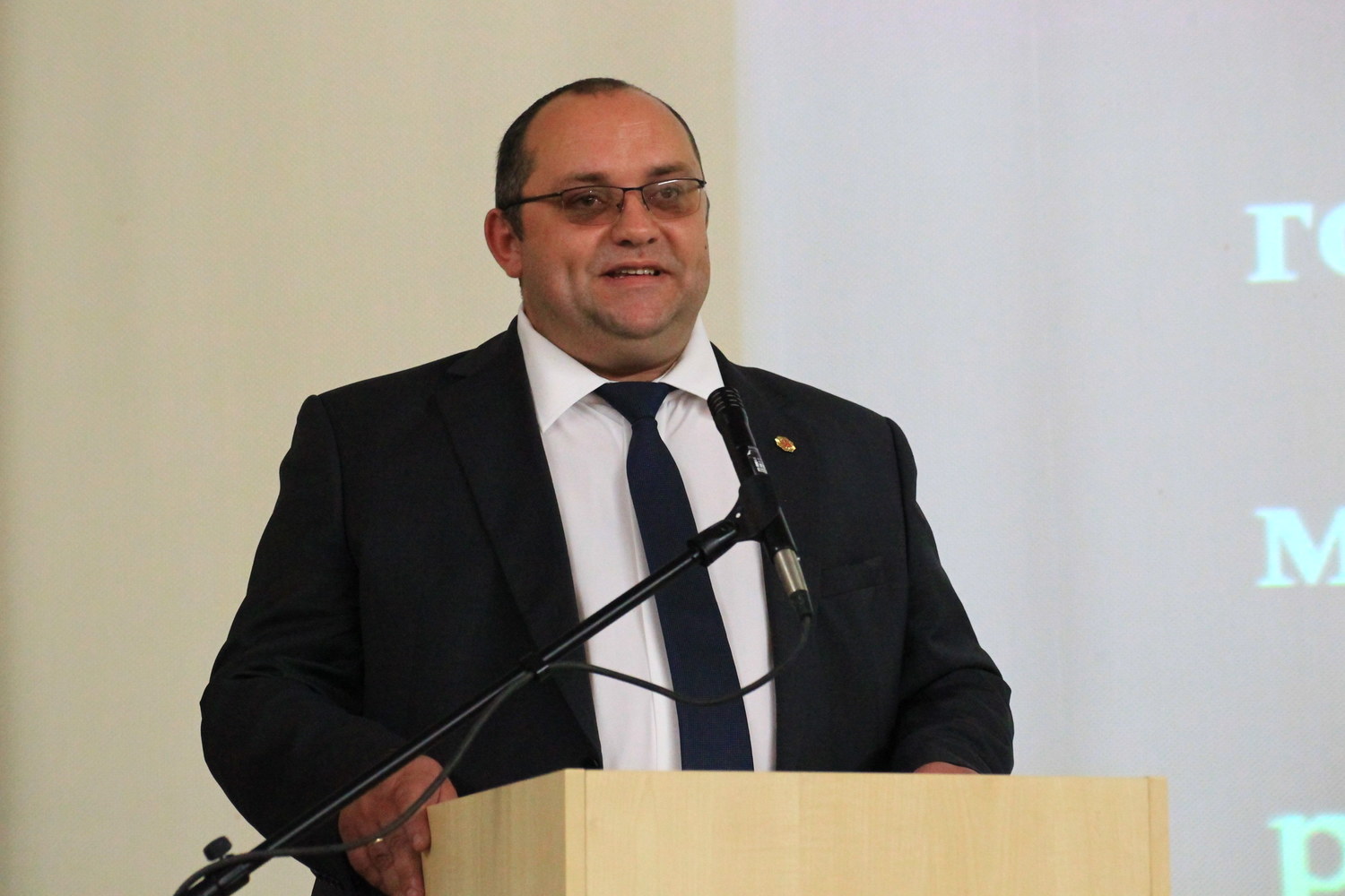 Два участка земли, домик на 150 «квадратов» и больше 1000000 руб. дохода: глава Арамиля Виталий Никитенко отчитался об имуществе и заработке Два участка земли, домик на 150 «квадратов» и больше 1000000 руб. дохода: глава Арамиля Виталий Никитенко отчитался об имуществе и заработке