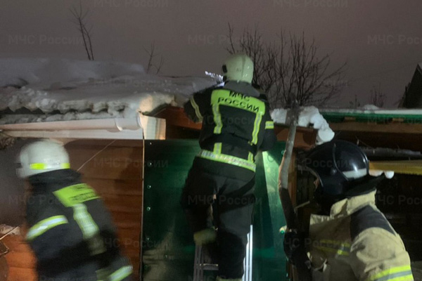 Ночью в Арамиле сгорела частная баня Ночью в Арамиле сгорела частная баня