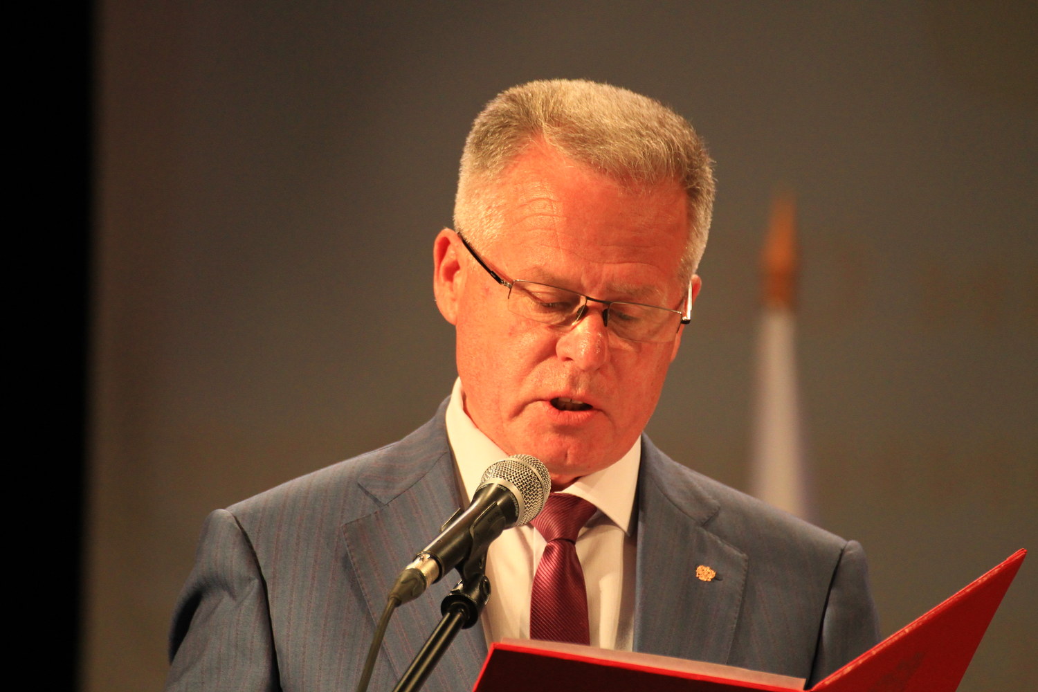 Шесть млн рублей, в том числе иномарка: стал известен размер взятки чиновнику, который часто бывал в Арамиле и на инаугурации мэра Никитенко