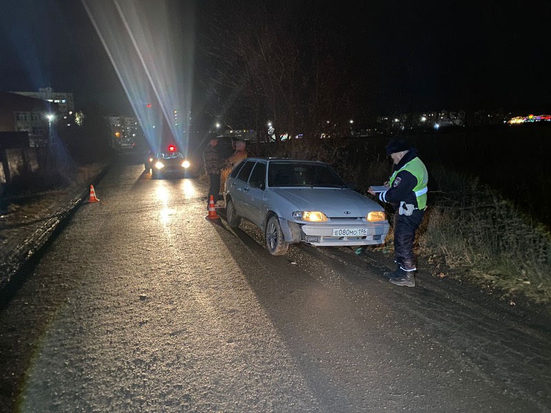 «Не заметил в темноте»: молодой водитель сбил школьника в Арамиле, мальчик в больнице | В Арамиле 18-летний водитель сбил 12-летнего мальчика, ребенок госпитализирован