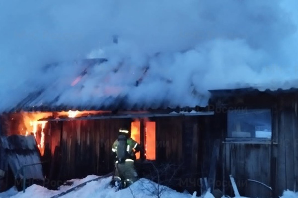 Накануне вечером в деревне под Арамилем сгорела баня Накануне вечером в деревне под Арамилем сгорела баня