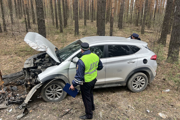 В Арамиле в ДТП пострадала 17-летняя девушка пассажир | В Свердловской области в ДТП пострадала несовершеннолетняя девушка
