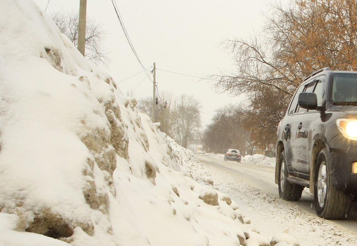 Грузовик Shacman и кроссовер Hyundai Creta вечером не поделили автодорогу «Арамиль — Бобровка». К месту ДТП выезжали спасатели Грузовик Shacman и кроссовер Hyundai Creta вечером не поделили автодорогу «Арамиль — Бобровка». К месту ДТП выезжали спасатели