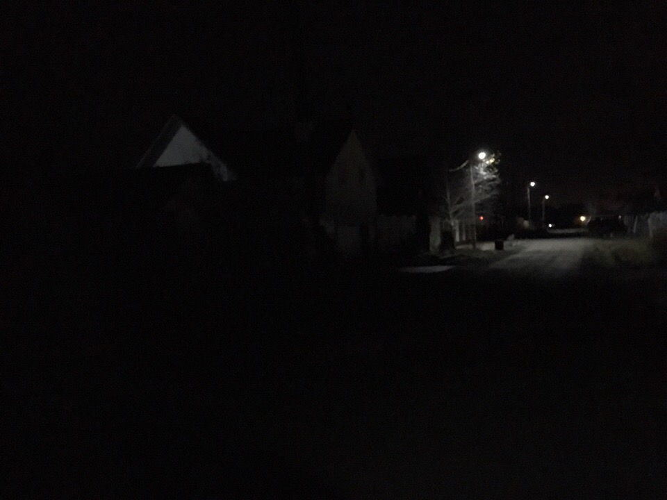 «Есть улицы, которым сказочно повезло, а есть переулок Светлый». Полный мрак — это не фигуральное выражение для некоторых арамильцев...