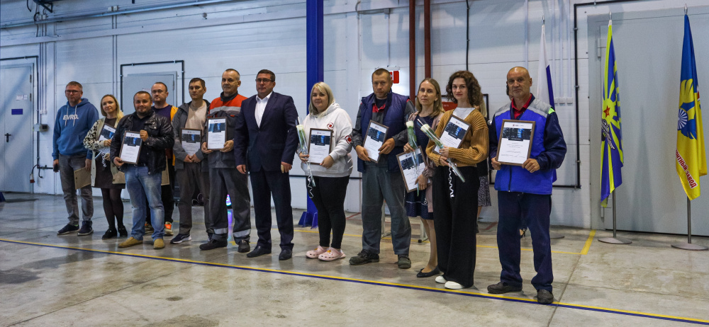 Руководитель филиала в Арамиле вручил благодарности 14 сотрудникам «ОДК-сервис» | В Арамиле отметили лучших сотрудников «ОДК-сервис»