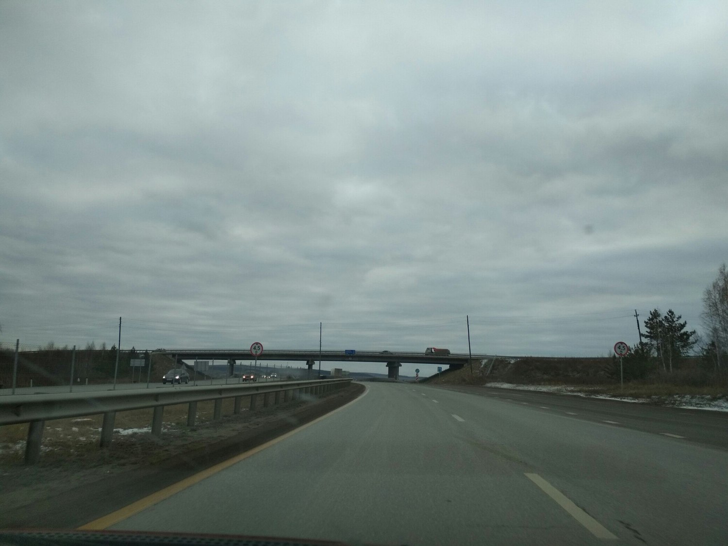 Только спокойствие: ограничений на трассах из-за эпидемии коронавируса нет. Есть затруднение на Челябинском тракте, но только из-за ремонта