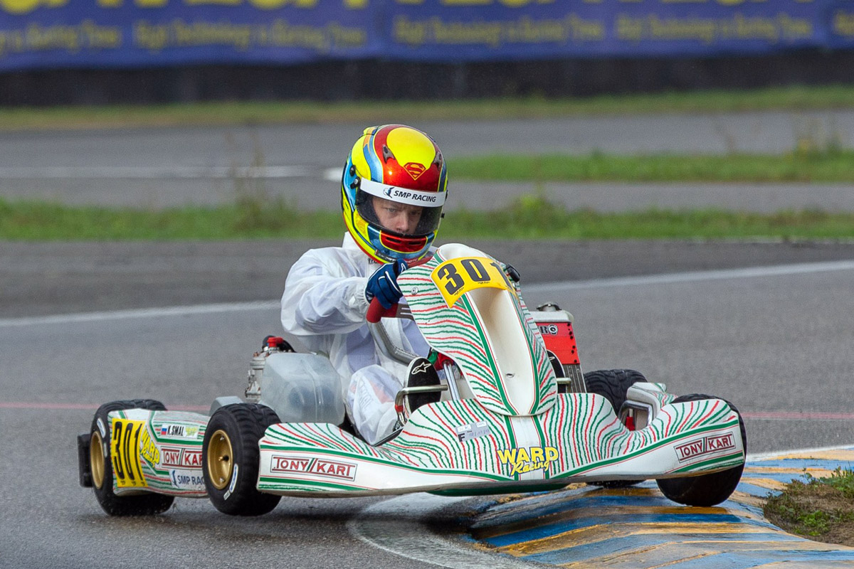 Привет из Италии! Юный гонщик Кирилл Смаль из Арамиля — пожалуй, самый успешный российский картингист минувшей осени