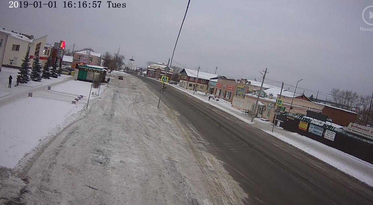Пустые улицы, редкие машины: Арамиль проводит первый день нового года. Подсматриваем за ничего не подозревающими горожанами через веб-камеры Пустые улицы, редкие машины: Арамиль проводит первый день нового года. Подсматриваем за ничего не подозревающими горожанами через веб-камеры