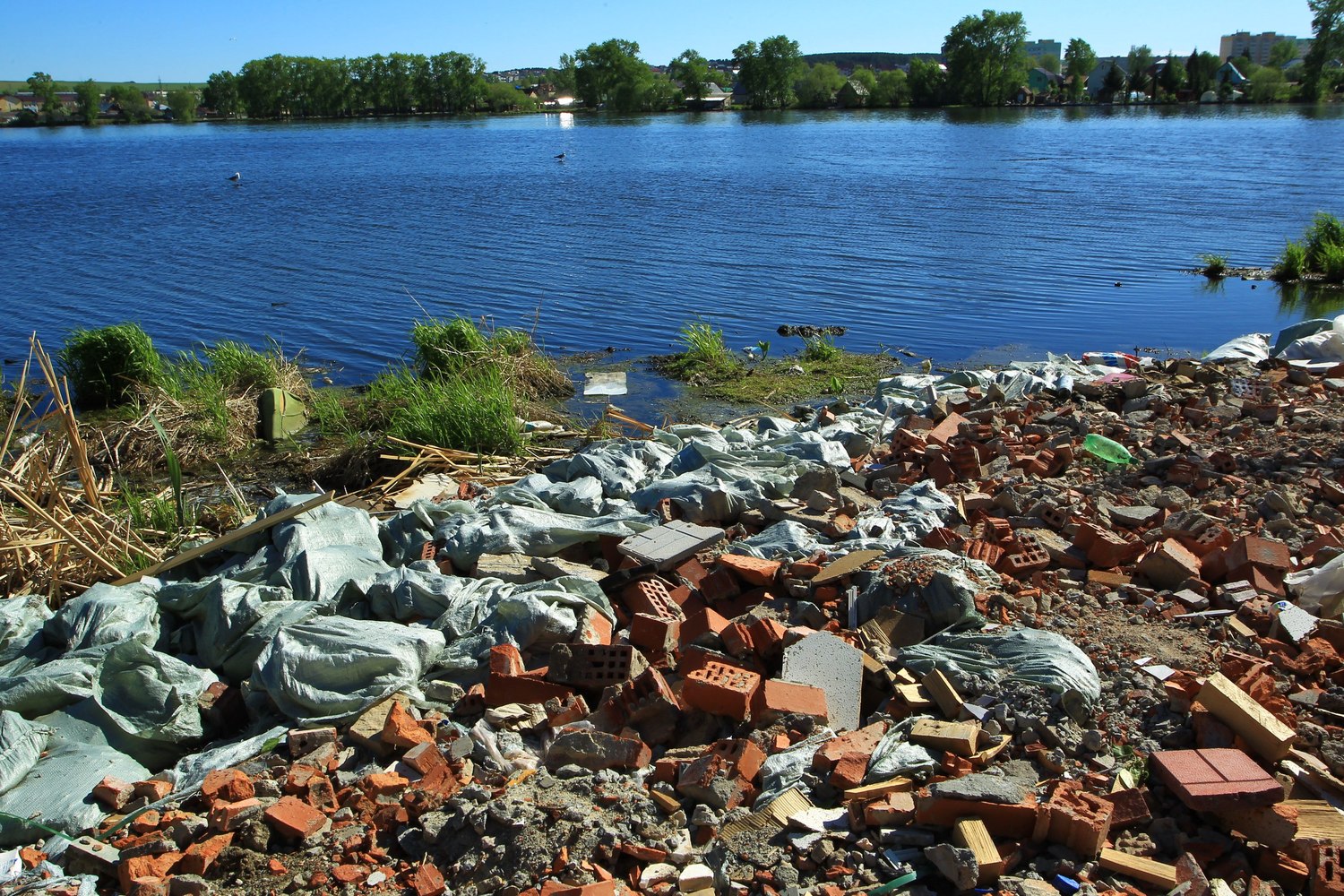 Русло реки Бобровки очистили, на очереди — ликвидация свалки в Арамиле: губернатор рассказал, что делает в рамках нацпроекта «Экология»