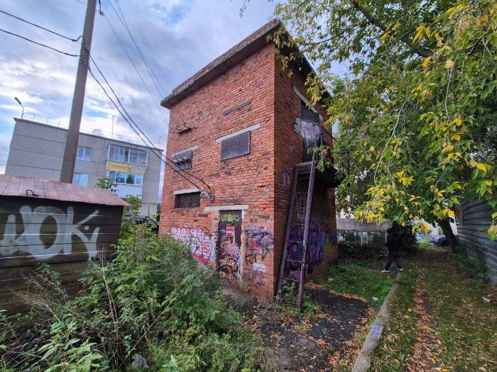 В Арамиле подросток лишился руки в трансформаторной будке, укрываясь от дождя | В Арамиле мальчик получил серьезный ожог в трансформаторной будке В Арамиле подросток лишился руки в трансформаторной будке, укрываясь от дождя | В Арамиле мальчик получил серьезный ожог в трансформаторной будке