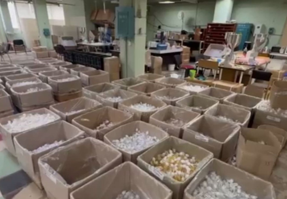 Вейпшопы со снюсом и бодяжной жижей накрыли в Арамиле | На Урале накрыли вейпшопы со снюсом и немаркированной жижей 