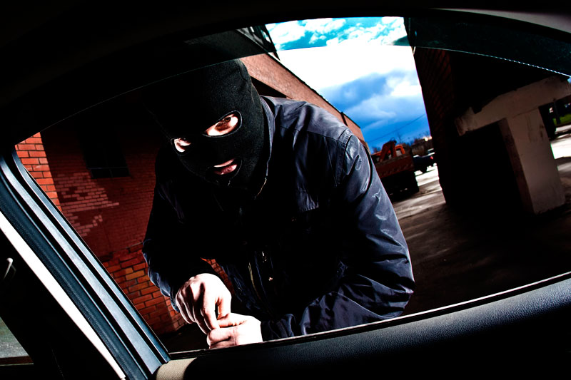 В Сысерти неизвестный угнал кроссовер В Сысерти неизвестный угнал кроссовер