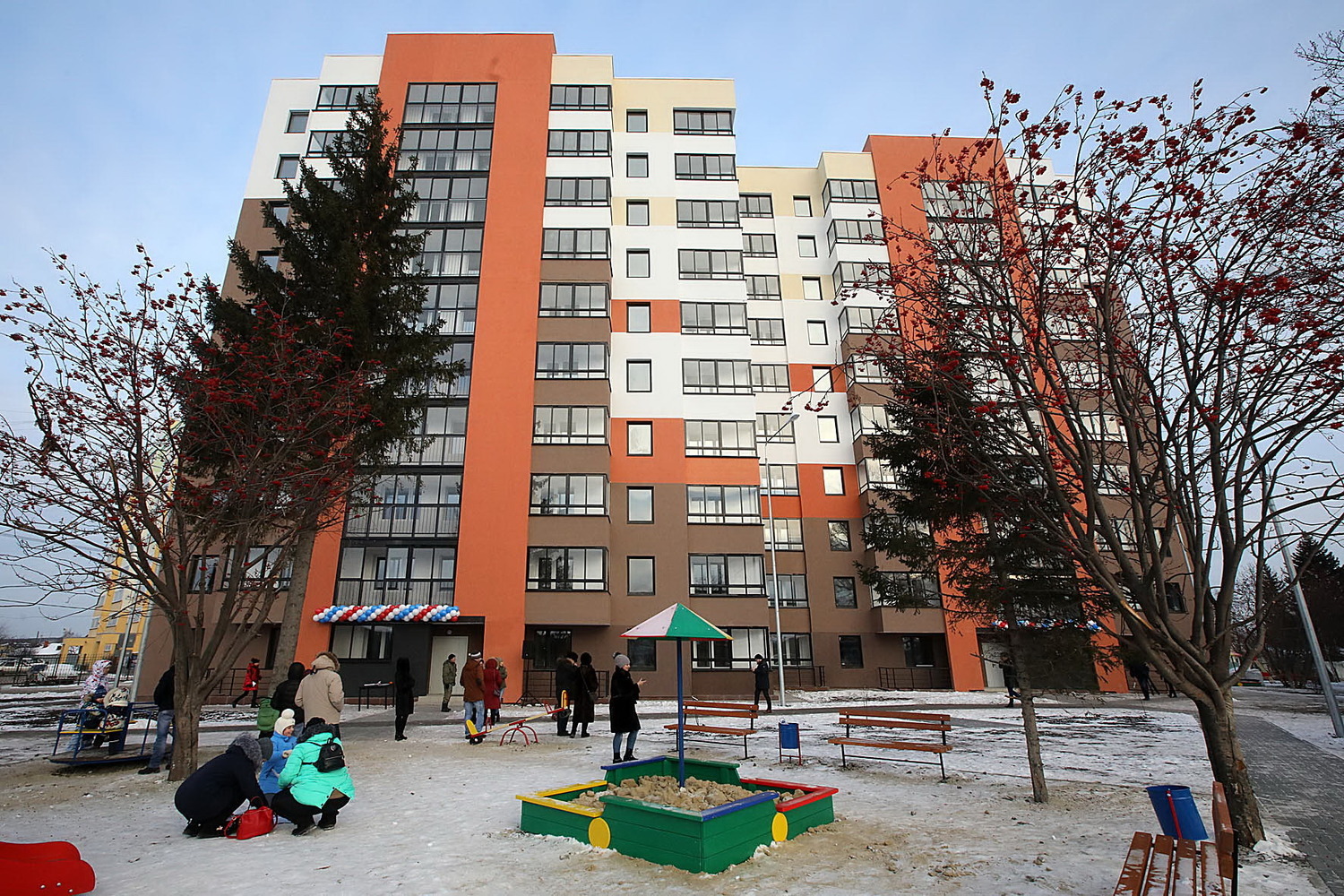 Даже неприятно: новосел дома по ул. Текстильщиков рассказала, как Захар Ивачев уговаривал ее купить квартиру в «своем» многоквартирнике Даже неприятно: новосел дома по ул. Текстильщиков рассказала, как Захар Ивачев уговаривал ее купить квартиру в «своем» многоквартирнике