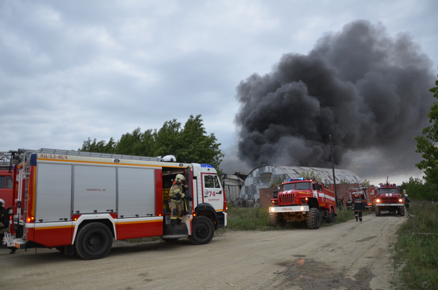 Как в Арамиле боролись, пожалуй, с самым страшным за последние годы пожаром. Спасатели: «Хорошо, что ближайшие дома были в километре...» Как в Арамиле боролись, пожалуй, с самым страшным за последние годы пожаром. Спасатели: «Хорошо, что ближайшие дома были в километре...»
