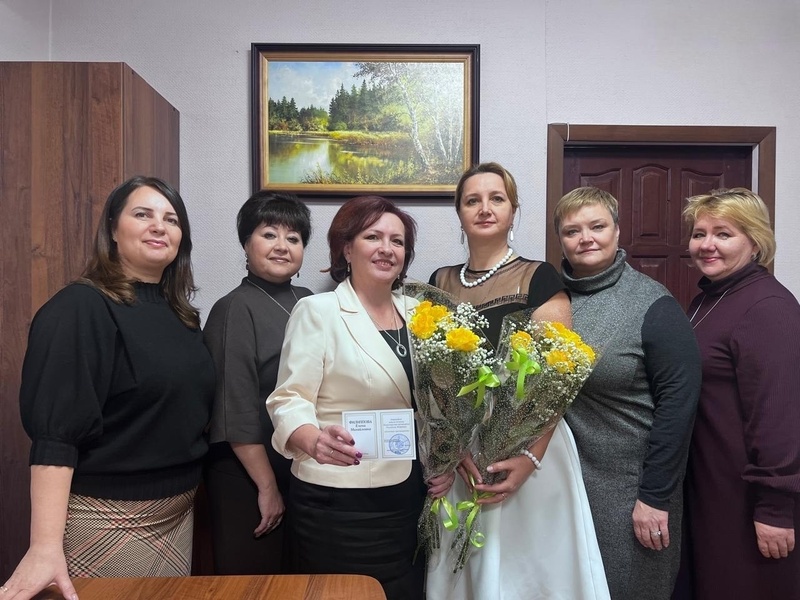 Педагоги Арамиля получили знак «Отличник просвещения» за заслуги в образовании | В Арамиле отметили лучших педагогов знаком «Отличник просвещения»