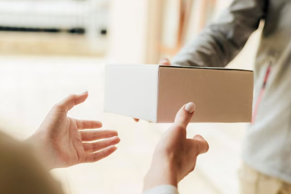 Свердловчанин пытался продать иностранцу деталь от танка | Житель Свердловской области хотел отправить в Казахстан военный прибор