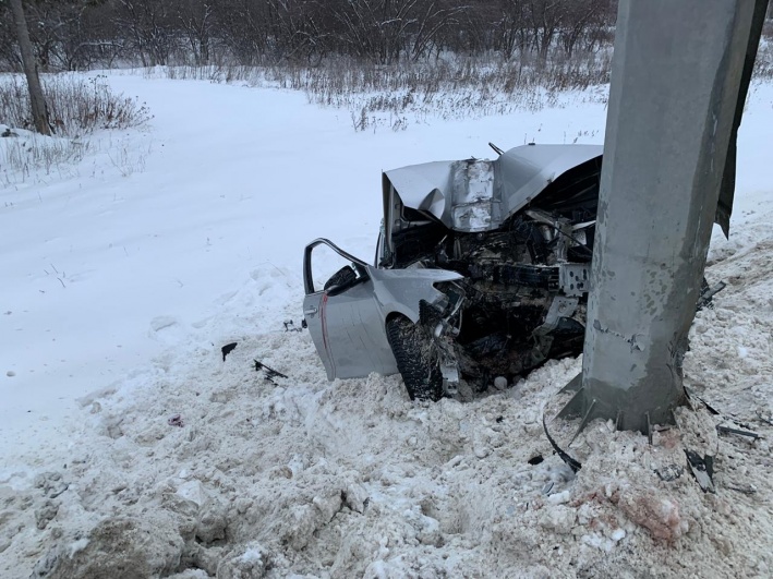 Жуткая авария на Челябинском тракте недалеко от поворота на Арамиль — из-за водителя, который въехал в столб: пострадали четверо, один погиб Жуткая авария на Челябинском тракте недалеко от поворота на Арамиль — из-за водителя, который въехал в столб: пострадали четверо, один погиб