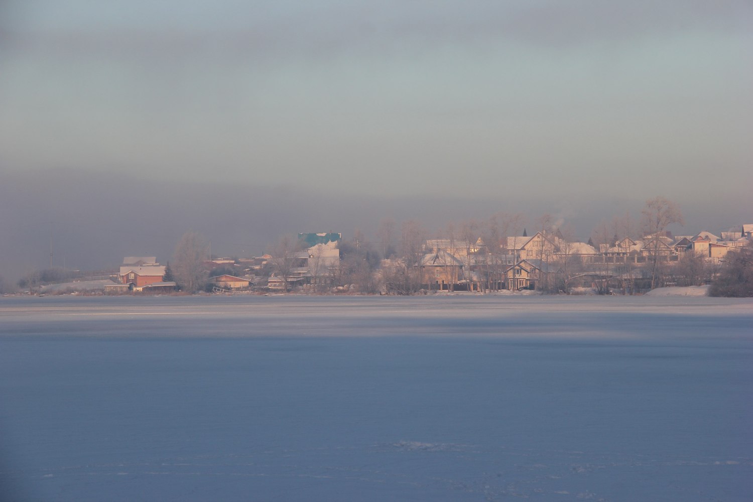 Какой чудесный день? Дымка окутала Арамиль в пятницу с вечера: говорят, продержится все выходные из-за смога и вредных выбросов