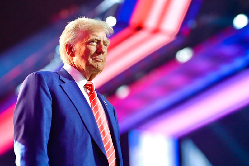 «Теперь нам платят через НАТО»: Трамп изменил схему помощи Киеву | Трамп заявил о прекращении прямой финансовой поддержки Украины