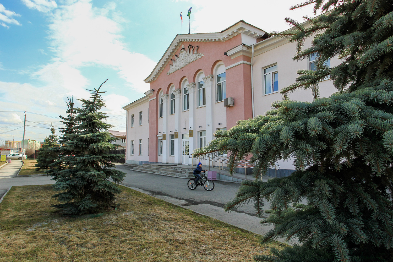 В Арамиле периодически заседает оперативный штаб по предупреждению распространения коронавирусной инфекции. Кто там сидит и о чем говорят?