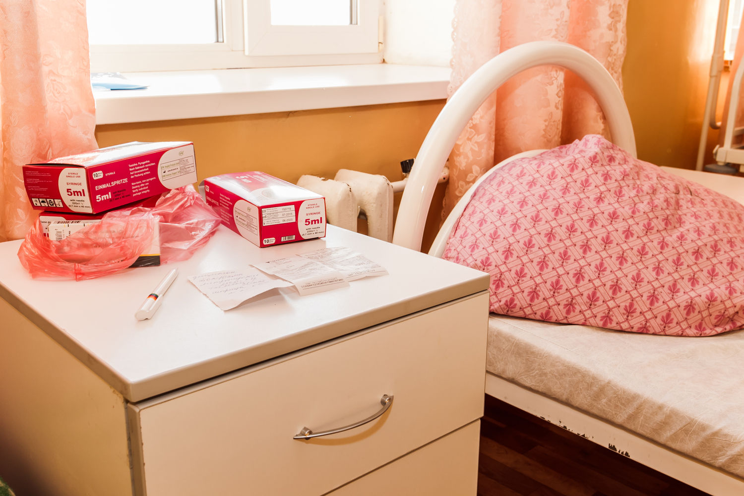 Не до шуток. Число умерших от коронавируса арамильцев за неделю увеличилось почти вдвое, а заболевших становится все больше... Не до шуток. Число умерших от коронавируса арамильцев за неделю увеличилось почти вдвое, а заболевших становится все больше...