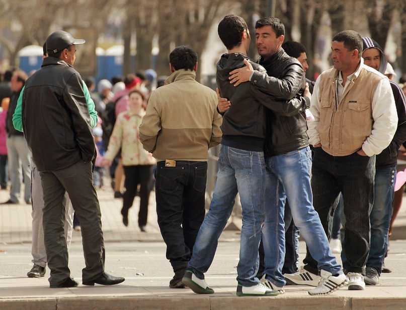 Полицейские в Арамиле и Сысерти проверяли мигрантов — 25 человек выдворили из России. Два работодателя незаконно трудоустроили иностранцев