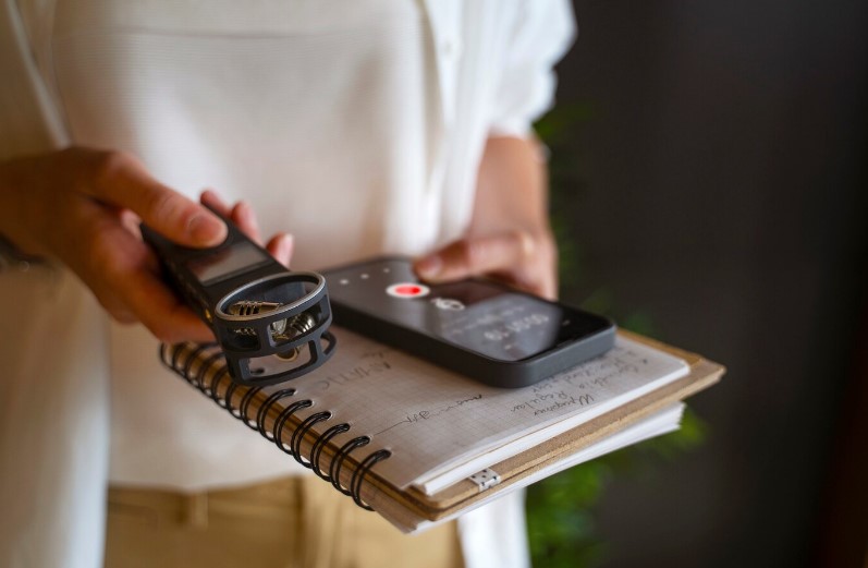 Жительница Арамиля потеряла более полумиллиона рублей из-за мошенников с брокерским приложением | В Арамиле аферисты украли у женщины 528 тысяч рублей через фальшивое приложение Жительница Арамиля потеряла более полумиллиона рублей из-за мошенников с брокерским приложением | В Арамиле аферисты украли у женщины 528 тысяч рублей через фальшивое приложение