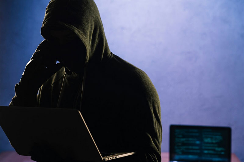 В Свердловской области мошенники похитили у супруги мэра почти 14 млн рублей | Жертвой телефонных мошенников стала жена мэра на Урале