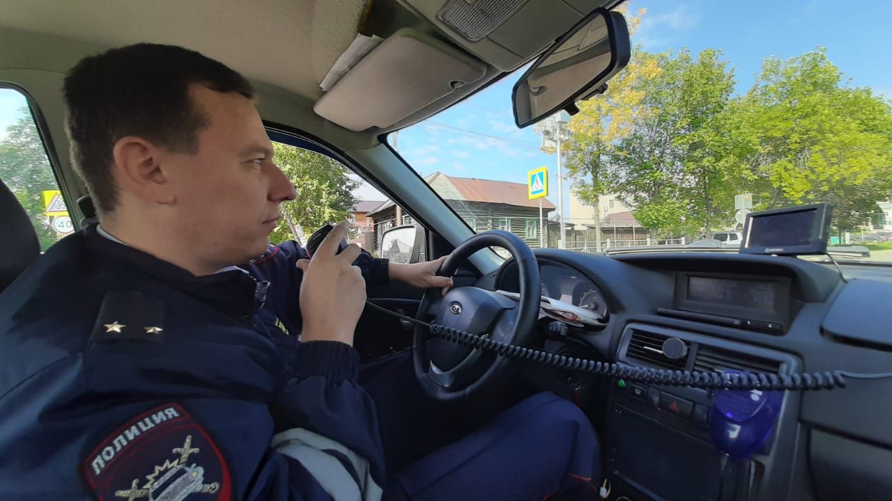 Что и требовалось доказать? Инспекторы ГИБДД поймали в Арамиле и Сысерти в три раза больше нарушителей-пешеходов, чем автомобилистов Что и требовалось доказать? Инспекторы ГИБДД поймали в Арамиле и Сысерти в три раза больше нарушителей-пешеходов, чем автомобилистов